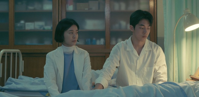 The School Nurse Files: Sợ xám hồn mấy “bé thạch” siêu nhầy nhụa, may quá Nam Joo Hyuk không “phá team” - Ảnh 27.