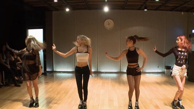 Phim tài liệu hé lộ hình ảnh hiếm của BLACKPINK thời pre-debut, Teddy và Jennie hướng dẫn Lisa hát trong phòng thu thế nào? - Ảnh 5.