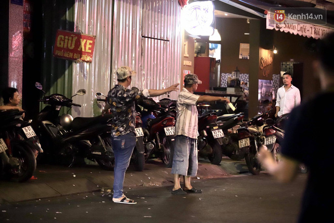 Bùi Viện ngày mở cửa: Tiểu thương than không có khách em ơi, cô bán tàu hũ là đông người ghé nhất - Ảnh 8.
