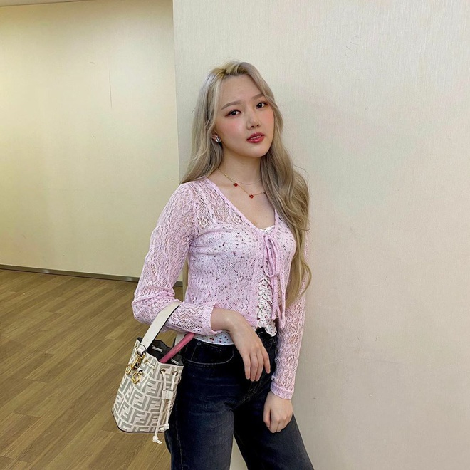 Jennie, Taeyeon đến Amee đều tích cực lăng xê cardigan buộc dây, không muốn tụt hậu thì các nàng hãy sắm ngay - Ảnh 3.