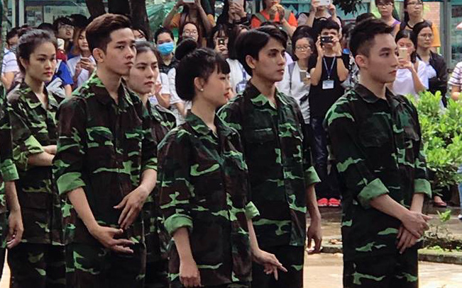 Hình ảnh điển trai cực ngầu của &quot;anh lính&quot; Sơn Tùng M-TP đang hot rần rần đây này!