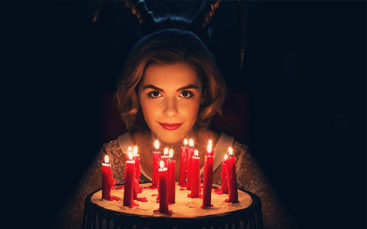 Cô phù thuỷ nhỏ Sabrina mừng sinh nhật 16 tuổi bằng phiên bản Netflix rùng rợn