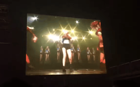Về quê biểu diễn có khác, đây là khoảnh khắc Lisa (Black Pink) khiến rừng fan đổ rạp vì quá xuất sắc!