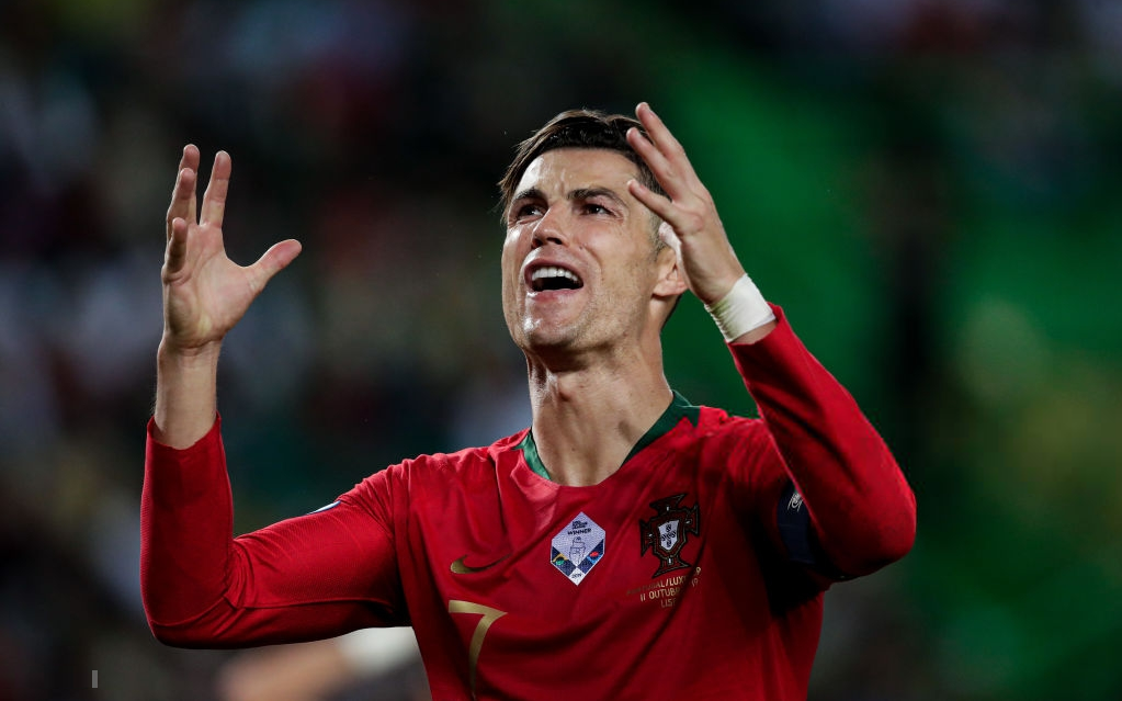 Ronaldo đánh dấu bàn thắng thứ 699 theo phong cách khiến tất cả phải bất ngờ