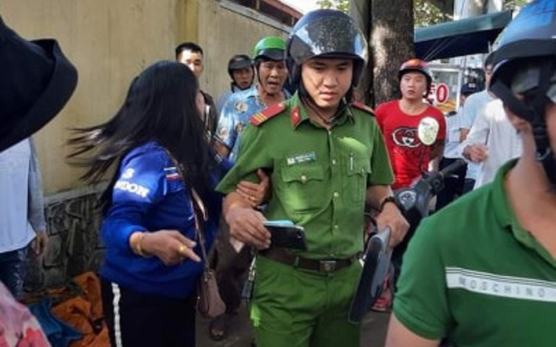 Thực hư thông tin cô gái 21 tuổi bị “thôi miên, cướp tài sản” khi bấm giúp điện thoại ở Hội An