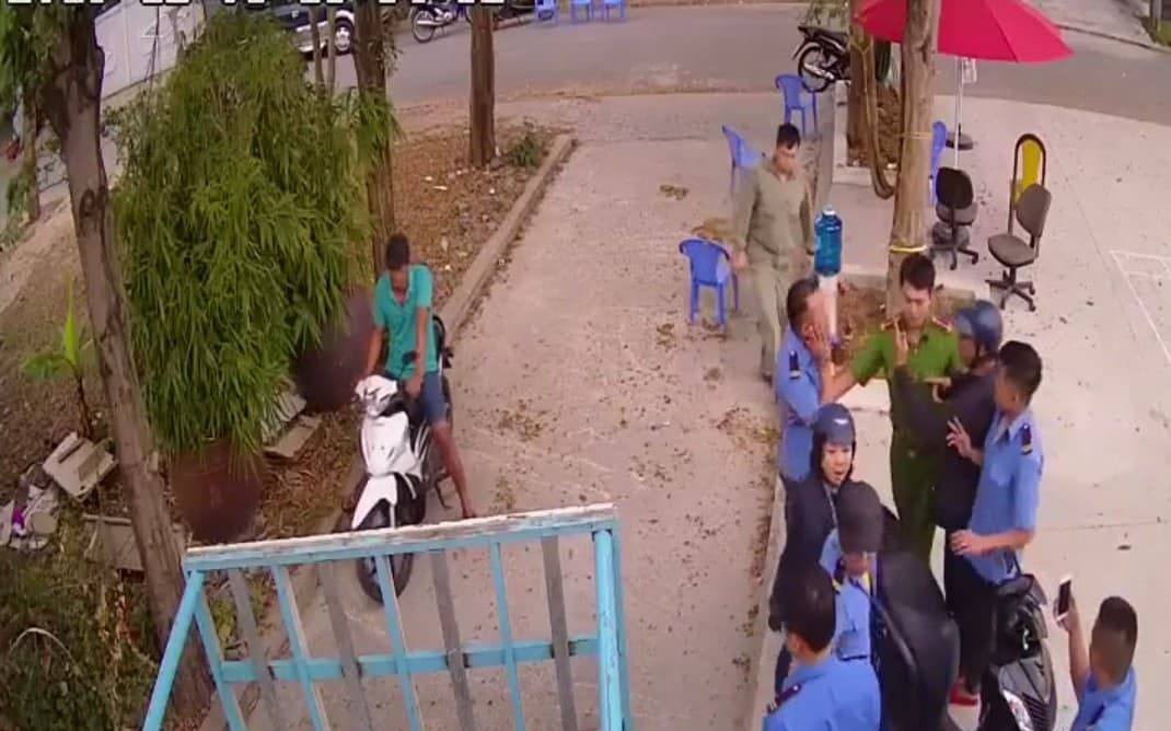 Một gia đình ở Sài Gòn cầu cứu vì bị nhóm công ty bảo vệ lập chốt chặn trước cửa nhà