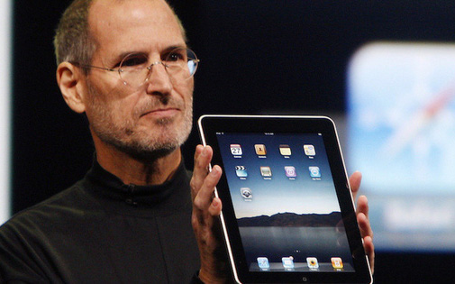 Đến chịu với lý do ngày xưa iPad ra đời: Steve Jobs muốn "một miếng kính để đọc email trong toilet"