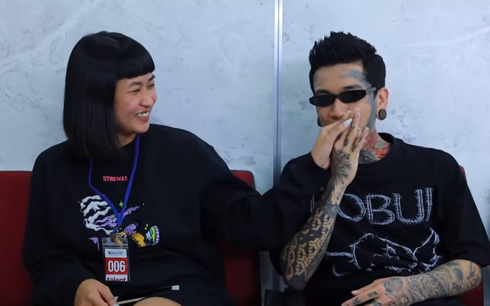 Dế Choắt lần đầu khoe bạn gái tại hậu trường Rap Việt đã bị &quot;bóc phốt&quot; 1 tuần chỉ tắm 1 lần
