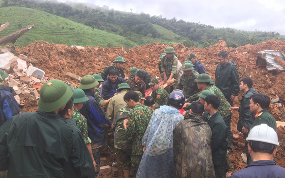 Dãy núi tiếp tục sạt lở lần thứ 2, đã tìm thấy 14 thi thể cán bộ, chiến sĩ bị vùi lấp