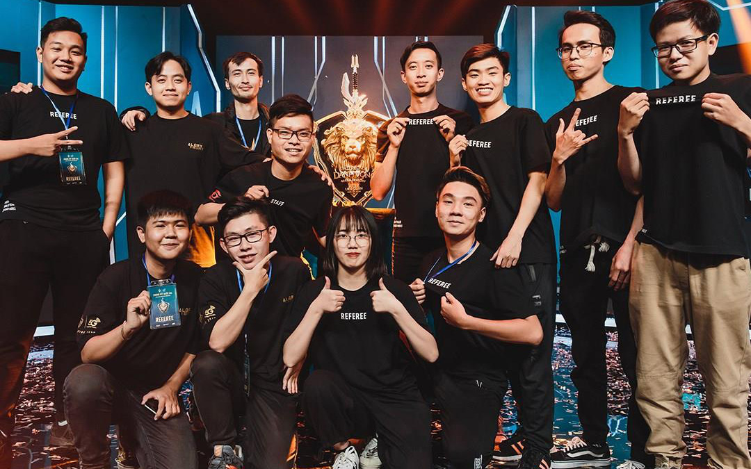 Liên Quân Mobile đăng tuyển trọng tài cho giải đấu eSports, cộng đồng mạng &quot;õng ẹo&quot; làm giá