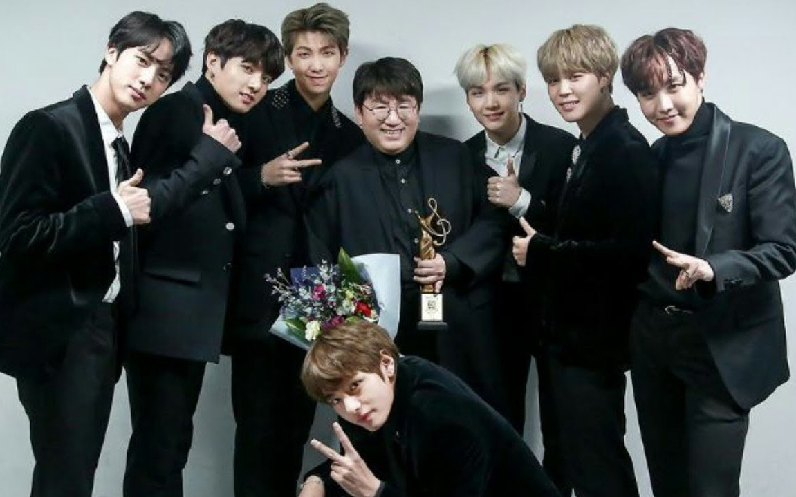 &quot;Bố Bang&quot; bắt BTS đính chính rằng mình không hề khóc khi biết Dynamite thống trị Billboard Hot 100