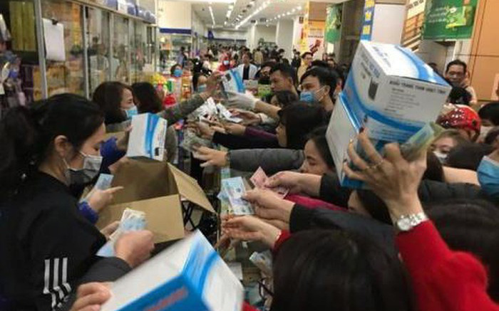 Bán khẩu trang phòng ngừa dịch bệnh corona giá "chặt chém", 16 cửa hàng ở Hà Nội bị xử lý