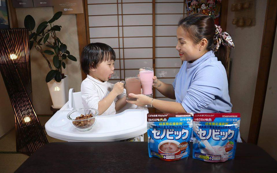 Bật mí thức uống hỗ trợ tăng trưởng của Nhật khiến bé Sa &quot;mê tít&quot; trong ly rau câu khổng lồ phủ vàng 24K của Quỳnh Trần JP