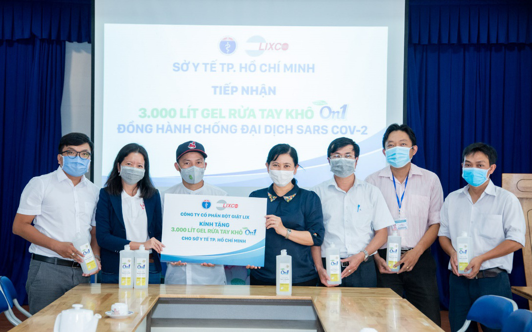 Tiếp tục chung tay cùng cộng đồng chống dịch Covid – 19, Lixco trao tặng 3000l gel rửa tay khô On1 cho Sở Y tế TP.HCM