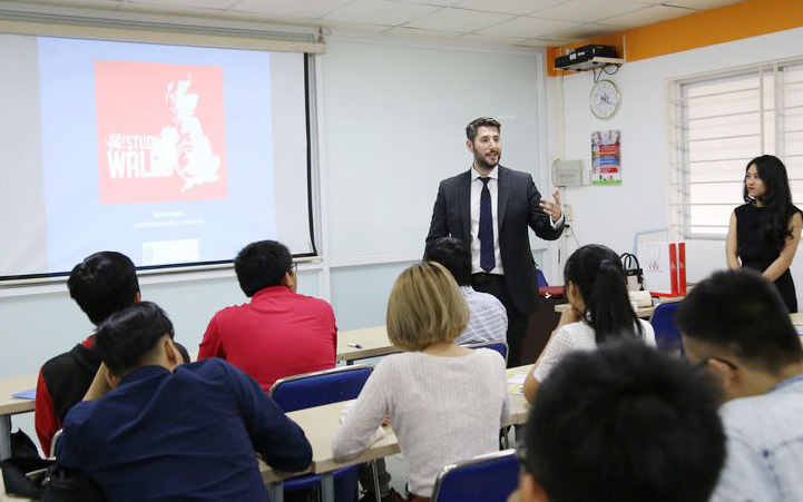 Không cần “xuất ngoại” vẫn có thể nhận bằng Cử nhân Anh Quốc