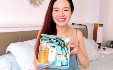 Beauty blogger Việt rủ nhau “đập hộp” 4 item skincare siêu hot từ Neutrogena®