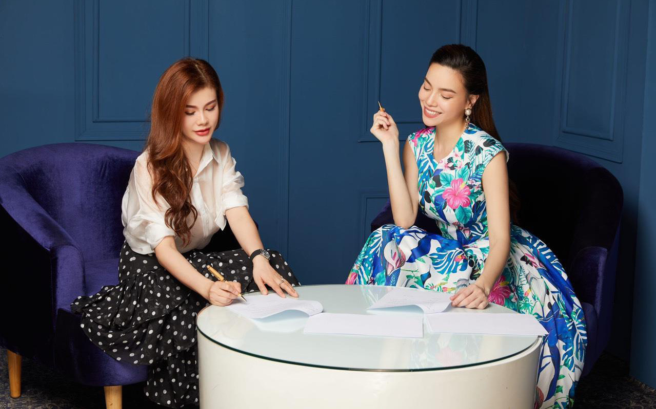 Giữa tâm bão mang bầu, Hồ Ngọc Hà gây bất ngờ lớn khi ký hợp đồng với thương hiệu thời trang Việt