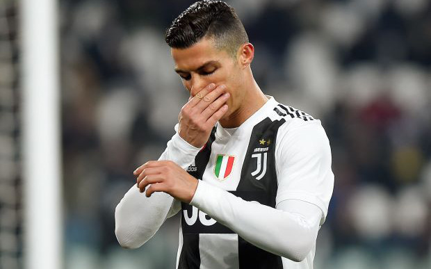 Ronaldo bị cách ly ở Bồ Đào Nha sau khi tiếp xúc gần với đồng đội nhiễm SARS-CoV-2