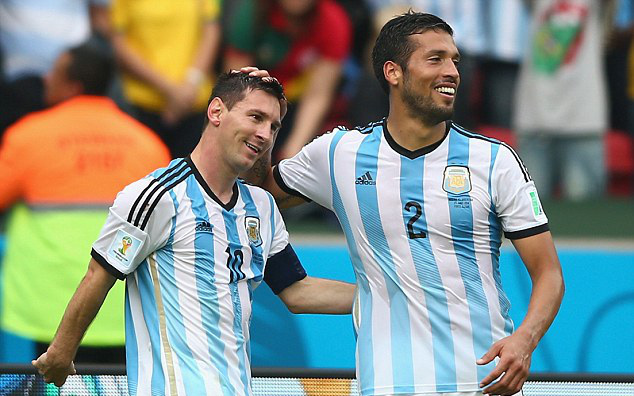 NÓNG: Đồng đội của Lionel Messi tại tuyển Argentina dương tính với COVID-19
