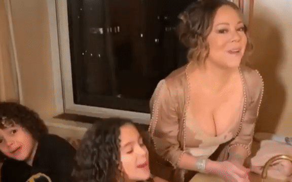 Bắt trend &quot;Ghen Cô Vy&quot;, Mariah Carey rủ rê con mình mang đến &quot;Fantasy&quot; cùng vũ điệu rửa tay phiên bản... sang chảnh!
