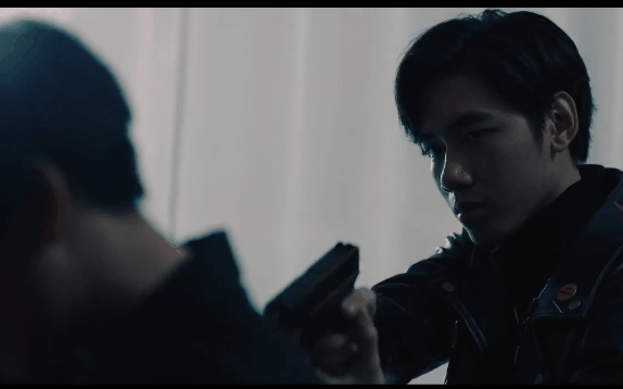 Không còn hiền lành lãng tử, K-ICM bất ngờ hóa thân cảnh sát viên truy bắt tội phạm trong MV comeback cùng &quot;gà cưng&quot; Quang Đông