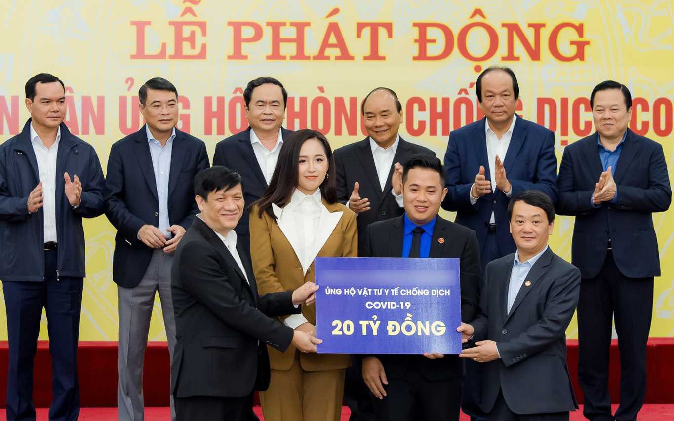 Hoa hậu Mai Phương Thuý gặp Thủ tướng Chính phủ, đại diện ủng hộ 20 tỷ đồng phòng chống đại dịch Covid-19