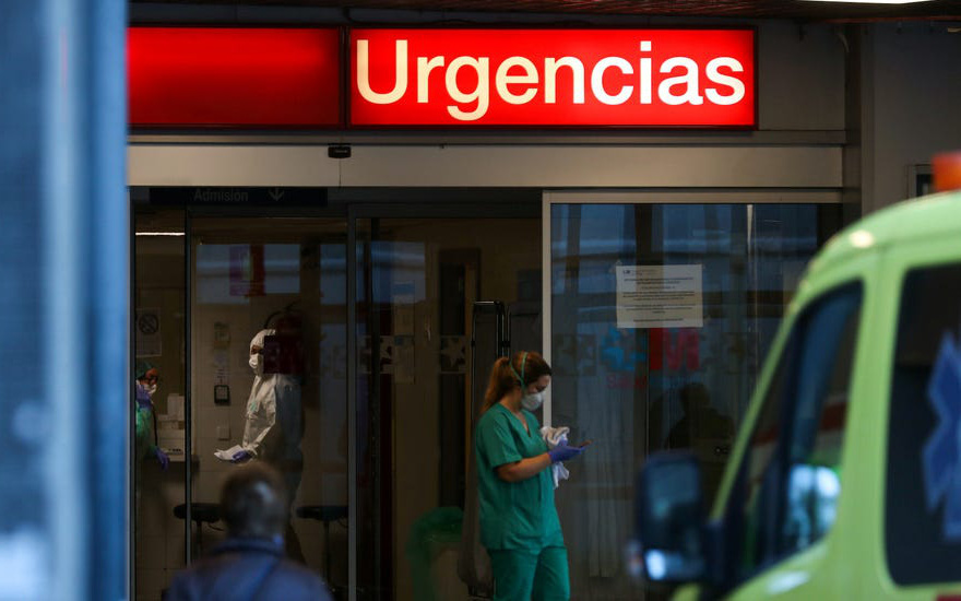 Thảm cảnh ở Tây Ban Nha: Gần 2.700 người tử vong vì nhiễm Covid-19, sân trượt băng biến thành nhà xác do có quá nhiều thi thể