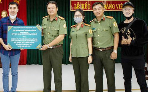 Lou Hoàng, Only C chung tay đóng góp hàng chục ngàn vật tư y tế hỗ trợ công tác phòng dịch Covid-19