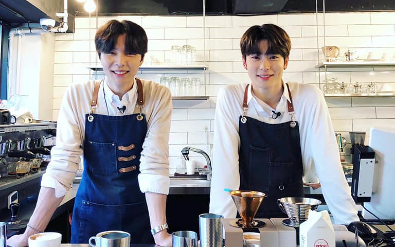 Lộ diện hình ảnh được cho là SMTown Cafe tại Việt Nam nhưng dân tình lại &quot;phát sốt&quot; vì dàn nhân viên pha chế