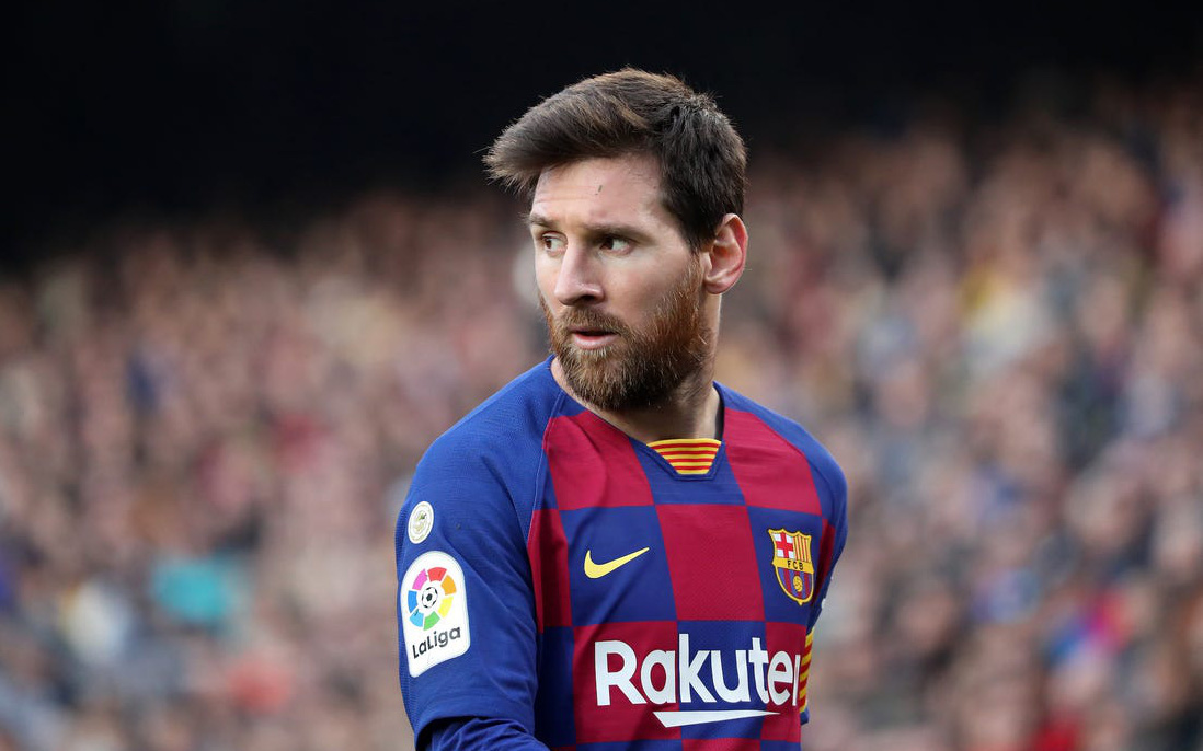 Bị lăng mạ thậm tệ, Messi từng suýt choảng đồng đội trong phòng thay đồ