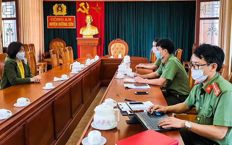 Cô gái ở Hà Tĩnh bị phạt 10 triệu đồng do lên mạng đăng tin "chợ quê em bắt đầu nghỉ" ngày 1/4