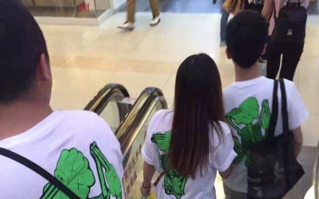 Có một nỗi đau mang tên: Đã ế lại còn suốt ngày mặc đồ "đụng hàng" với tụi có bồ