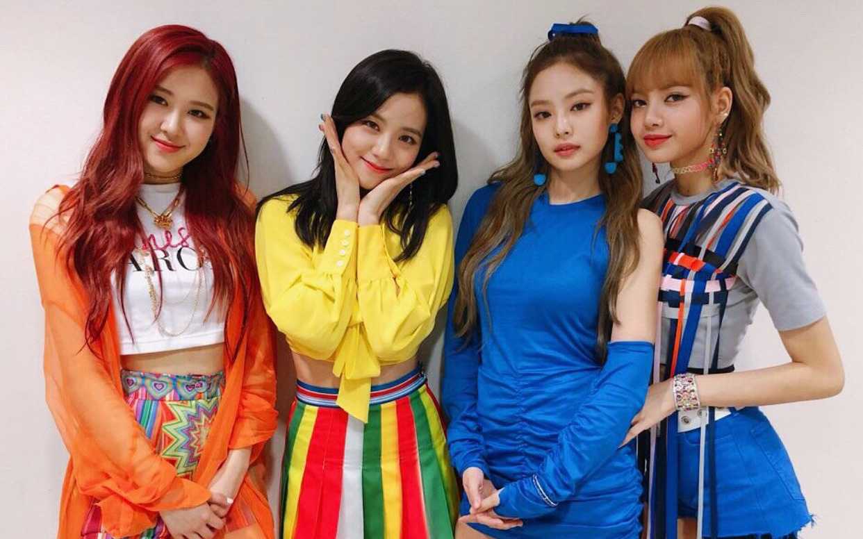 Netizen chỉ ra thời đỉnh cao mặc đẹp và xuống đáy mặc xấu của 3 girl group hàng đầu, Black Pink đẹp thế sao vẫn bị chê?