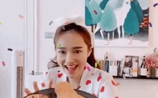 Có ai như Nhã Phương: Lần đầu trổ tài làm bánh mừng sinh nhật Trường Giang, còn tranh thủ làm điều này để giữ dáng