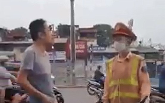 Cán bộ y tế bị nhắc nhở vì ra đường không đeo khẩu trang: "Tôi đã nhận ra sai lầm, mong người dân độ lượng"