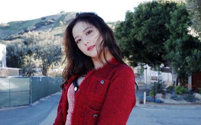 Nữ thần BLACKPINK vô tình thấy ảnh cũ và tiện đăng lên Instagram ai ngờ gây bão: Thể nào được gọi là Hoa hậu Hàn Quốc!