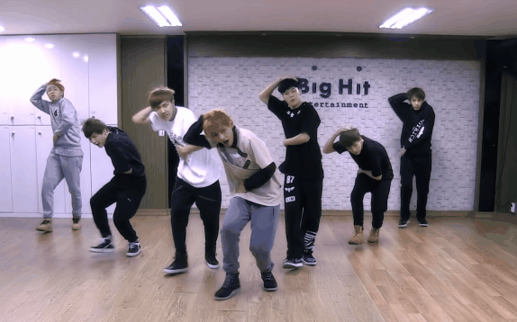 Bật MV lên và nhảy theo 10 vũ đạo Kpop thay cho tập thể dục ở nhà: Từ vũ điệu &quot;xả stress&quot; của BTS đến &quot;gõ cửa tại gia&quot; của TWICE đều ok!