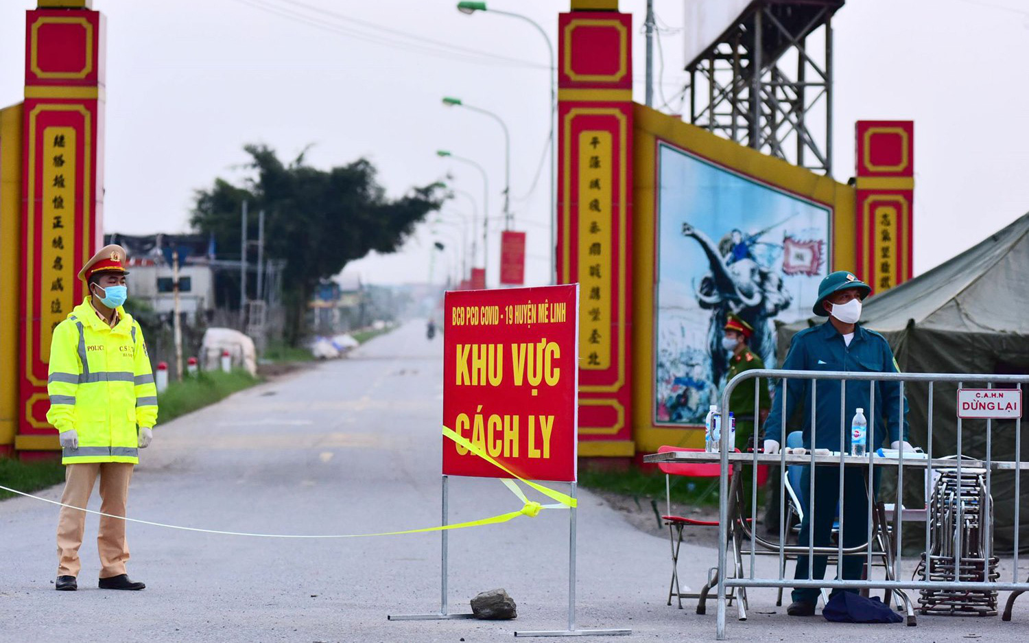Hà Nội: Cách ly thôn Hạ Lôi 28 ngày, thành lập 9 chốt kiểm soát