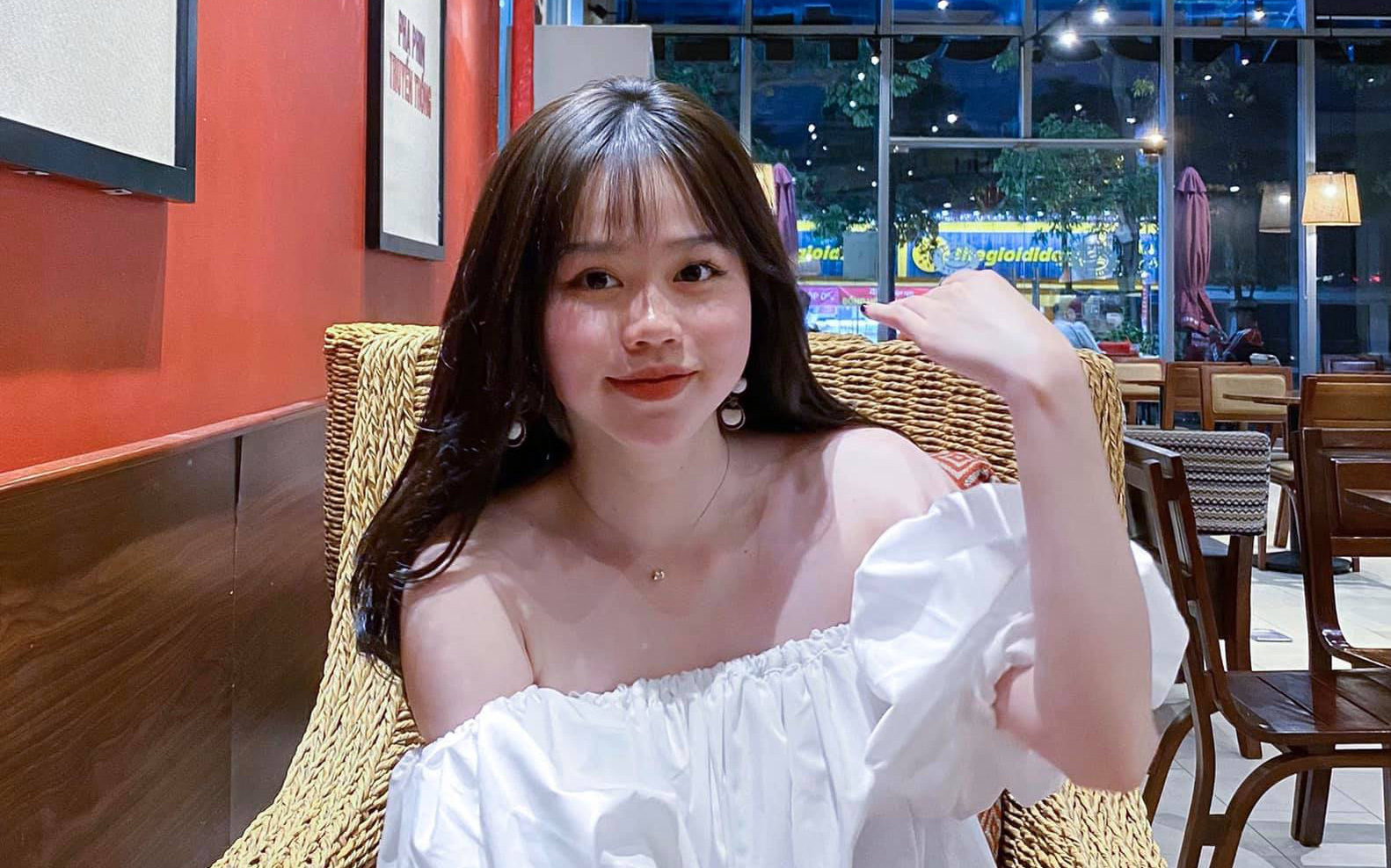 Huỳnh Anh đăng cực nhiều status về hạnh phúc trước khi cùng Quang Hải công khai hẹn hò