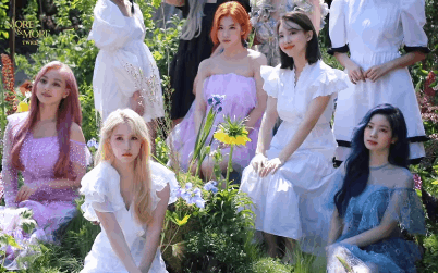 Bộ ảnh teaser nhóm của TWICE xinh lung linh nhưng nghi ngờ Jeongyeon có điều bí ẩn khi &quot;chung team&quot; ảnh dọc với 2 thành viên hẹn hò?