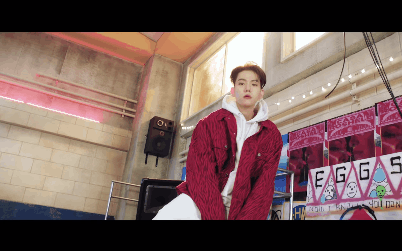 Baekhyun (EXO) biến đổi linh hoạt từ cool ngầu, sexy sang đáng yêu kẹo ngọt, đúng chuẩn &quot;ông hoàng concept&quot; trong lần đầu comeback solo