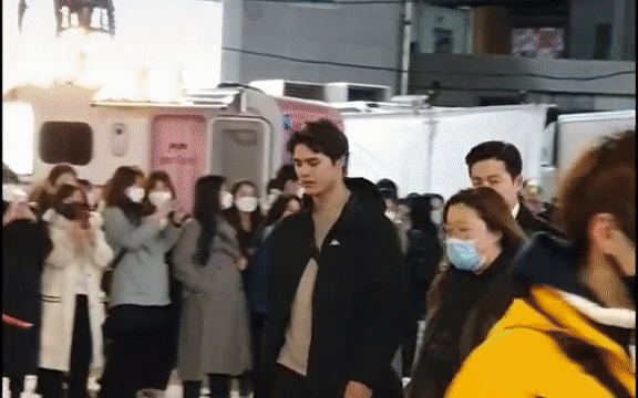 Mỹ nam lạ mặt gây chú ý trên phim trường Quân Vương Bất Diệt: Cận vệ của Lee Min Ho có đối thủ rồi?