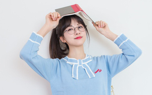 MC Kim Mina - Biểu tượng sắc đẹp mới, nàng &quot;Joker&quot; của LMHT Hàn Quốc