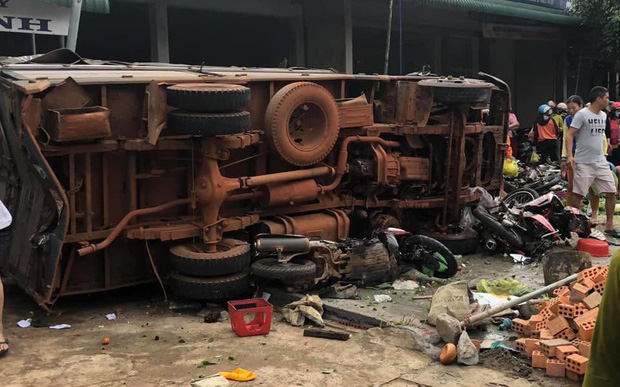 Tạm giữ tài xế xe tải gây tai nạn thảm khốc khiến 5 người chết ở Đắk Nông