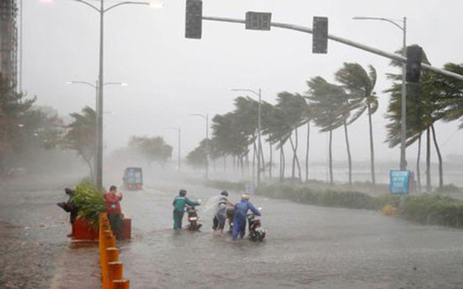 Bão số 1 Nuri giật cấp 11 trên biển, Hà Nội mưa to, nguy cơ ngập úng cao