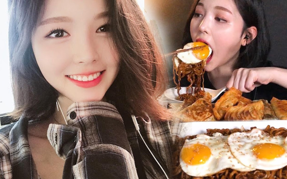 Nữ Youtuber Mukbang khiến cư dân mạng đổ rần rần vì sự xinh đẹp: còn được khen giống Han So Hee, Ryujin với Kang Ha Na