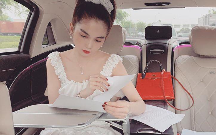 “Tổng tài” Ngọc Trinh ngày chốt 4 tỷ tiền đơn hàng, doanh thu nhẹ nhàng 1,6 tỷ