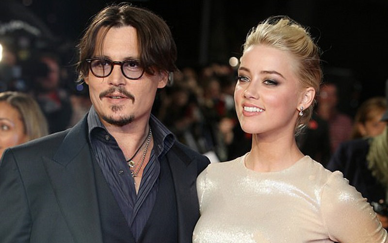 Biến Hollywood: Amber Heard bị tố “cắm sừng” Johnny Depp, ngoại tình cùng lúc với siêu mẫu Cara Delevingne và tỉ phú 49 tuổi