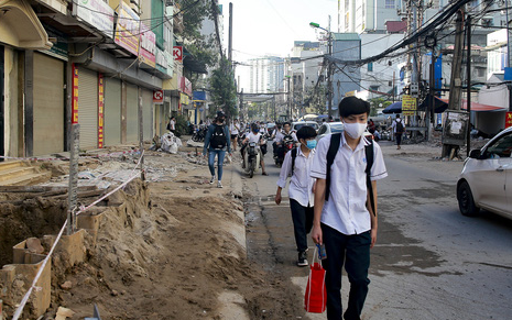 Hà Nội: Ùn tắc, ô nhiễm môi trường do thi công như “rùa bò” tại đường Vũ Trọng Phụng