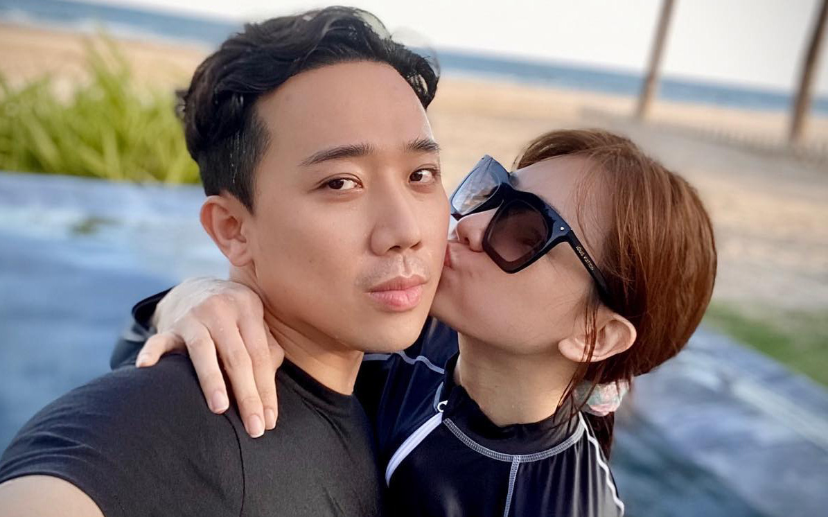 Vợ chồng Trấn Thành tình tứ khoá môi cực ngọt, tiết lộ lần đầu làm điều này sau 4 năm cưới